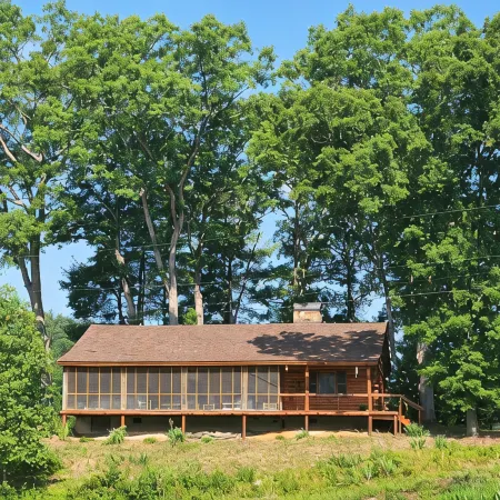 River's Bend Cabin Offers Solitude and Play on the Upper James River
