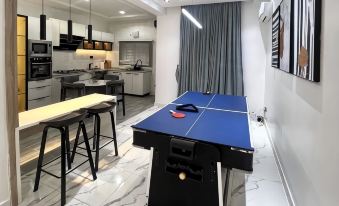 Marcliff Apartments