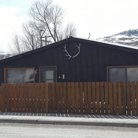 All the Comforts Of Home Surrounded By The Rocky Mtns Yellowstone Park