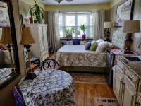 Studio ESCAPE Cozy CLOSE-IN Kitchen Pool Work-Space - Condos