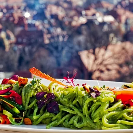 Bergwirtschaft Wilder Mann Hotel Und Restaurant Отели рядом с достопримечательностью «Институт музыки и ритма Эмиля Жак-Далькроза в городке Хеллерау»