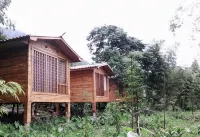 Heyuan Holiday Guesthouse - parking