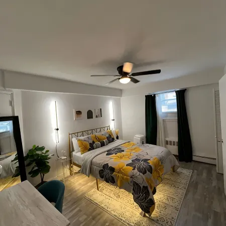 Cozy secret apartment with free parking in Yonkers