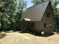 SereniTree Cabin - Modern Rustic Getaway tucked in the trees - Wifi