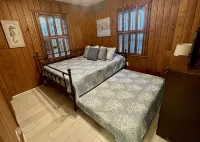 Half Shell Beach Cottage-One Block Easy Walk to Beach, Pet Friendly, Grill&Wifi - 2星級