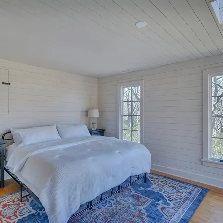 3 Ridges Vista. Stunning mountain views, renovated home, 2 mins to ski slopes