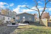 Charming Historic 2-bedroom house in Raleigh.  Near The Village District. - บังกะโล