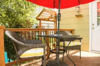 Cozy Little House Blocks from the Park & Fair Grounds. - Wifi