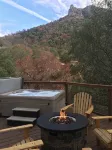 Little Bear Cottage Private,Luxury Getaway!SPA! FIRE PIT! 3 MLS FROM SNP - 4-نجوم