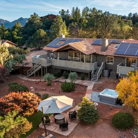 Uptown Sparks - Wow Views! 5Br 5BA, Pool, Spa, GamesRm, Walk into Uptown