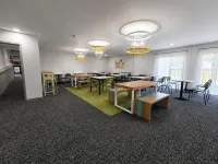 喬治湖奧特萊斯羅德威飯店 - 2 星級