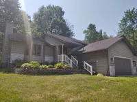 House in quiet country, near lakes, snowmobile trail access, close to state park - Homestays