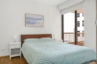 Private & airy flat in the heart of Sydney - 4-Star