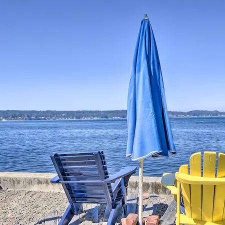 Gas Fire Pit, Views & Beach Access: Waterfront