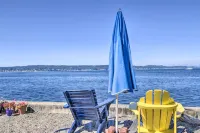 Fire Pit, Views and Beach Access Waterfront Escape! - bar