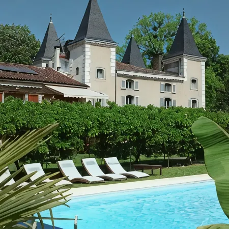 Hotel Logis - Chateau de Beauregard