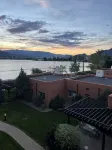 Large Lakefront 3 Bed Condo With Gorgeous Osoyoos Lake and Mountain Views - Mountain view
