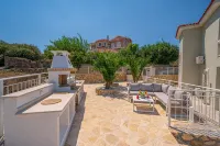 Luxury Villa with Guest House in tranquil setting with Private pool - สระว่ายน้ำส่วนตัว