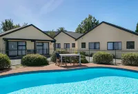 Ashleigh Court Motel - Motel