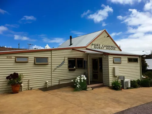 Port Campbell Guesthouse & Flash Packers