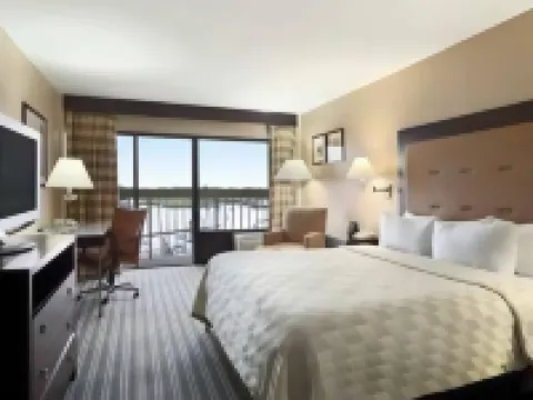 DoubleTree by Hilton Hotel New Bern  Riverfront Hotels in 