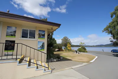 Te Anau Lakefront Backpackers