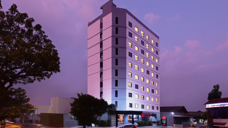 Hotel Neo Gading Solo