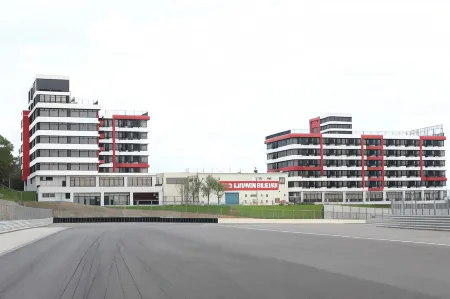 T11 T12 Hotel