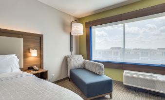 Holiday Inn Express & Suites Denton South