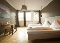 Five Reasons Hostel & Hotel