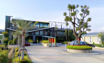 The River Palm Resort