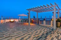Oceanfront Inn and Suites 올몬비치 호텔