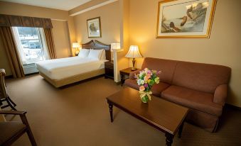 Fort William Henry Hotel - Housity
