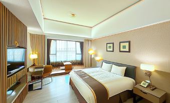 Tsun-Huang Hotel