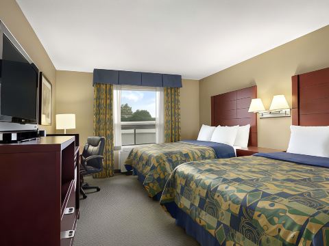 Travelodge by Wyndham Oshawa Whitby