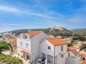 Villa Capitis in the Center - Apartment with Private Pool