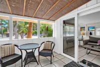 Atlantic Bay Resort Hotels in Tavernier