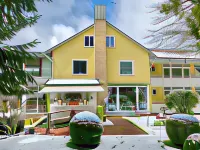 Hotel Haus am Kurpark - Christoph Eck Hotels in Unterreichenbach