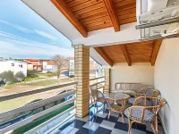 Beautiful Apartment in Jasenice Near Sea