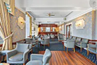 Marine Hotel