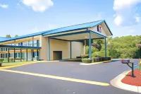 Residence Hub Inn and Suites Hotels in Marianna