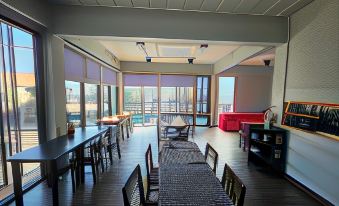 Polkadot Cafe & Hotel