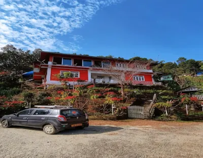 Rongo White House by StayApart Hotels in Chalsa Mahabari