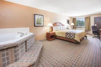 Super 8 by Wyndham Clinton Hotel a Van Buren County