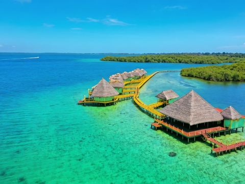 Punta Caracol Acqua Lodge