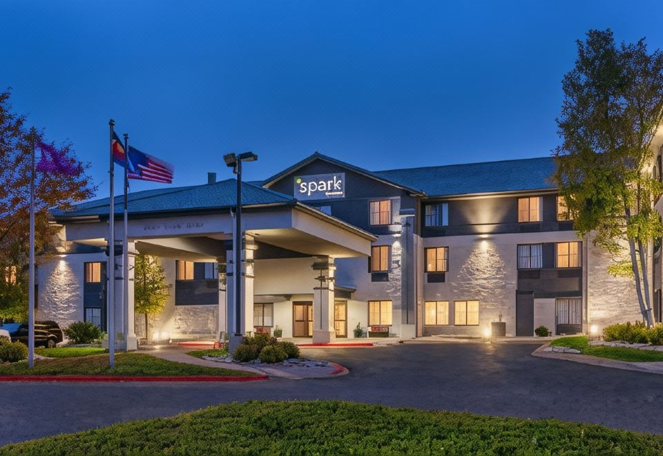 Spark by Hilton Denver International Airport