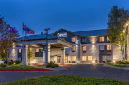 Spark by Hilton Denver International Airport