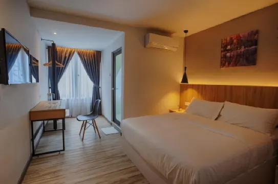 The Marion Hotel (Pelangi Branch) Отели рядом с достопримечательностью «Dataran Istana Besar Johor Bahru»