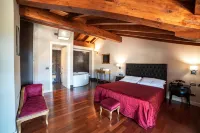 Hotel Residence Montelago Hotels in Varano Borghi