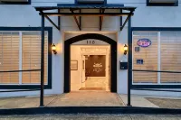 Hotel Dilley Grand